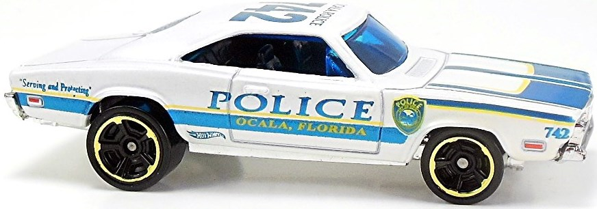 Hot Wheels 2011 - Collector # 166/244 - HW Main Street 6/10 - '69 Dodge Charger - White / Ocala Police 742 - USA Card