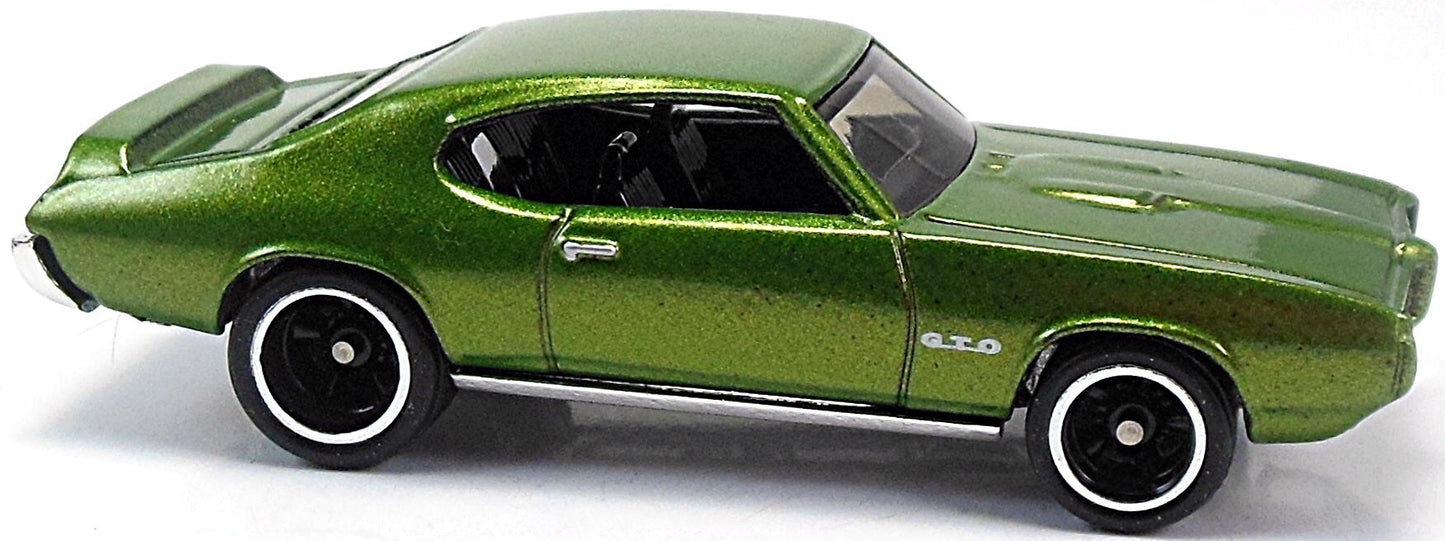 Hot Wheels 2010 - Phil's Garage 31/39 - '69 Pontiac GTO - Metallic Green - Metal/Metal & Real Riders - Toys R Us Exclusive - Thick Blister Card