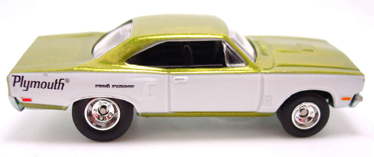 Hot Wheels 2008 - Collector # 162/172 - T-Hunt$ 2/12 - '70 Plymouth Road Runner - Spectraflame Anti-Freeze & White - Unpainted Metal Base - Real Riders - International 40th Card