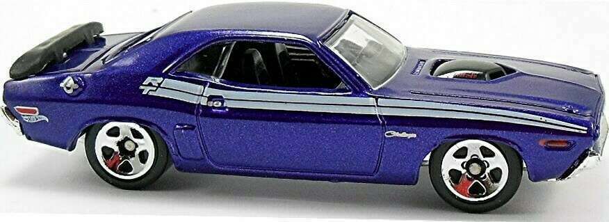 Hot Wheels 2011 - Collector # 012/244 - New Models 12/50 - '71 Dodge Challenger - Purple - USA Card