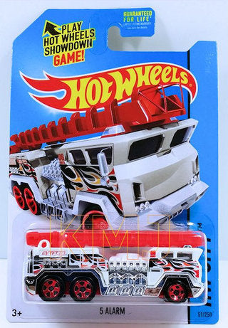 Hot Wheels 2015 - Collector # 051/250 - HW City / HW Rescue - 5 Alarm (Fire Truck) - White / Flames - USA Card