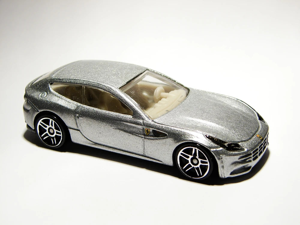 Hot Wheels 2011 - Collector # 045/244 - New Models 45/50 - Ferrari FF - Silver - 5 Spoke - USA