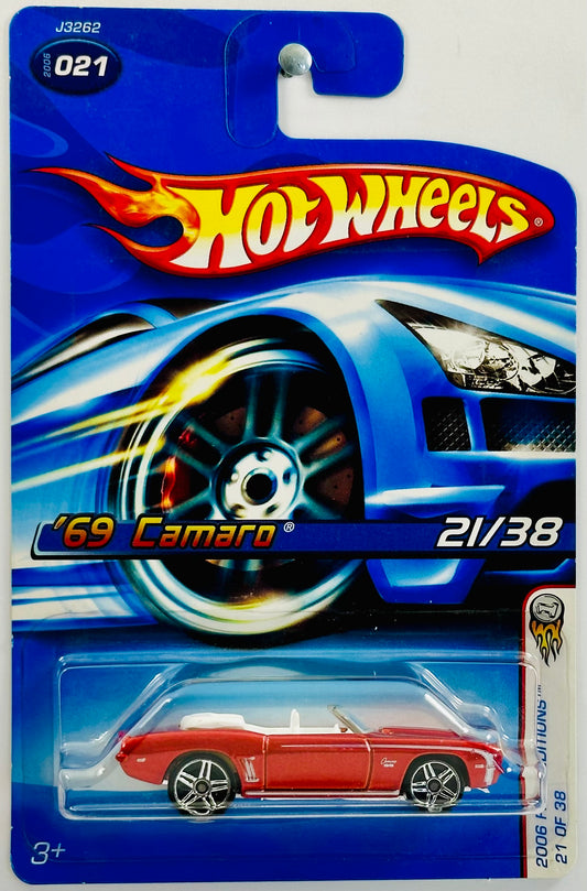 Hot Wheels 2006 - Collector # 021/223 - First Editions 21/38 - '69 Camaro - Orange Red - PR5 Wheels - Chrome Base