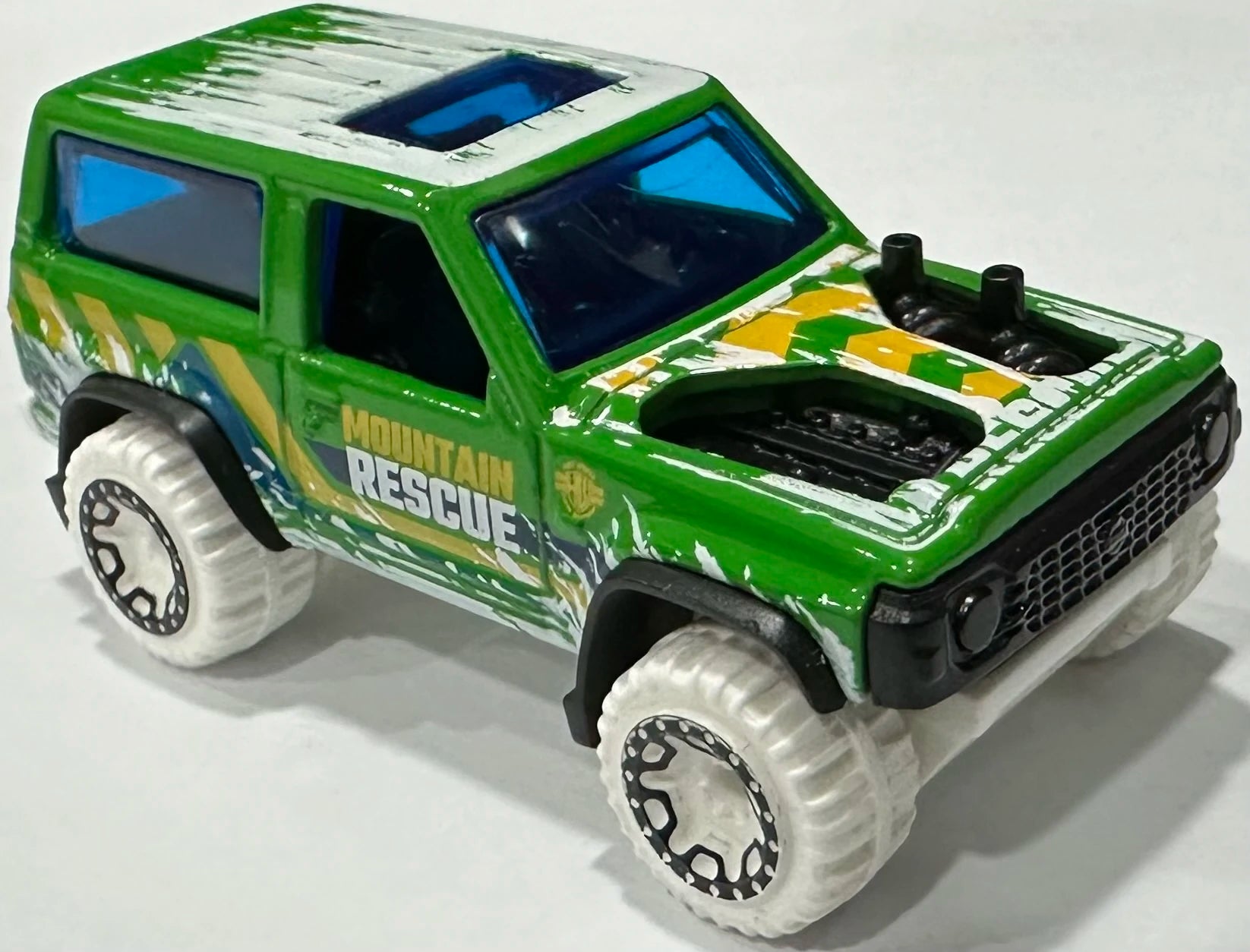 Hot Wheels 2024 - Collector # 034/250 - HW First Response 05/10 - Nissan  Patrol Custom - Green - 'Moutain Rescue' - Black BLOR Wheels on White Tires  - ...