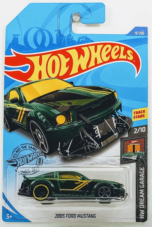 Hot Wheels 2020 - Collector # 019/250 - HW Dream Garage 2/10 - 2005 Ford Mustang - Green - IC