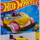 Hot Wheels 2022 - Collector # 082/250 - Fast Foodie 4/5 - Donut Drifter - Yellow - USA
