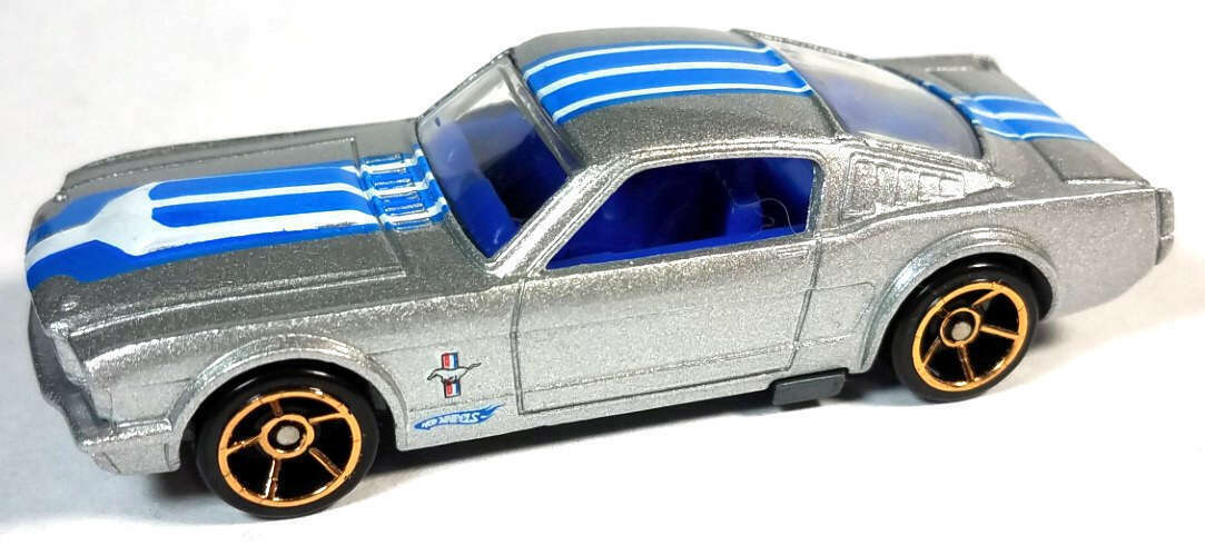 Hot Wheels 2010 - Collector # 132/240 - Faster Than Ever 4/10 - Ford  Mustang Fastback - Silver - FTE Wheels - USA Card